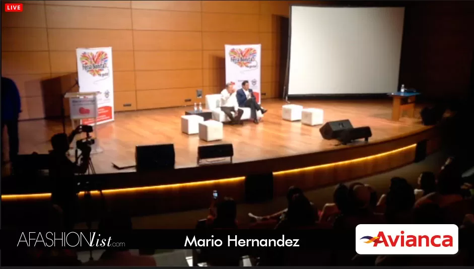 Captura de la transmisión en directo del conversatorio con Mario Hernández en el auditorio de Corazón de la Moda 2013