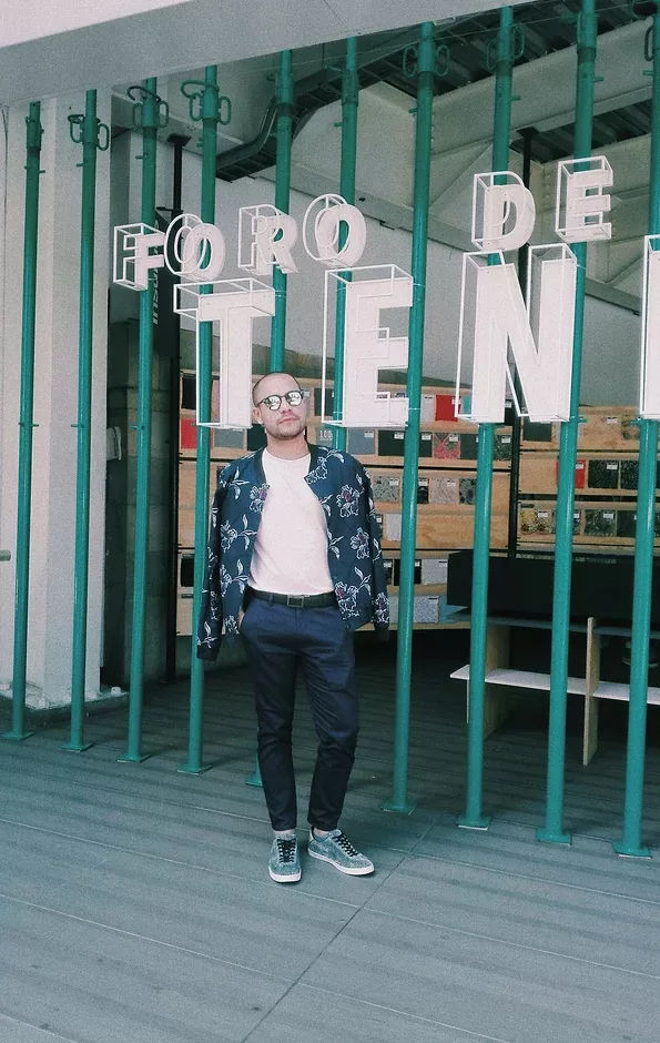 Manuel Vera, asesor de color que trabaja como freelance con marcas emergentes de la región